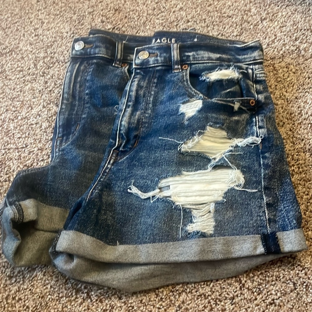 American eagle mom short